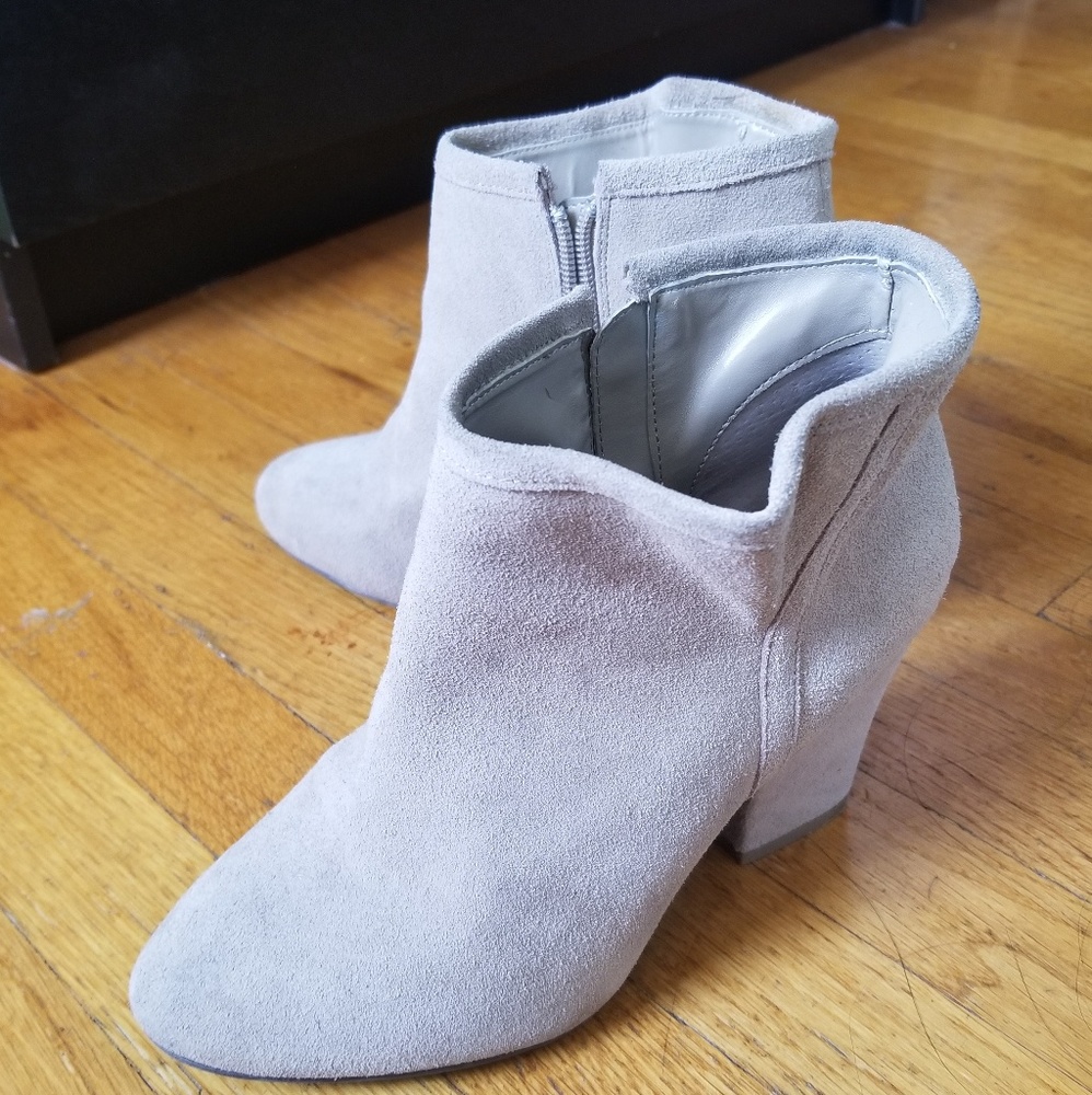 Gray/beige suede ankle booties